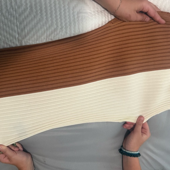 BKE Ribbed Tank Top in deep and Cream - size SMALL - Picture 6 of 8